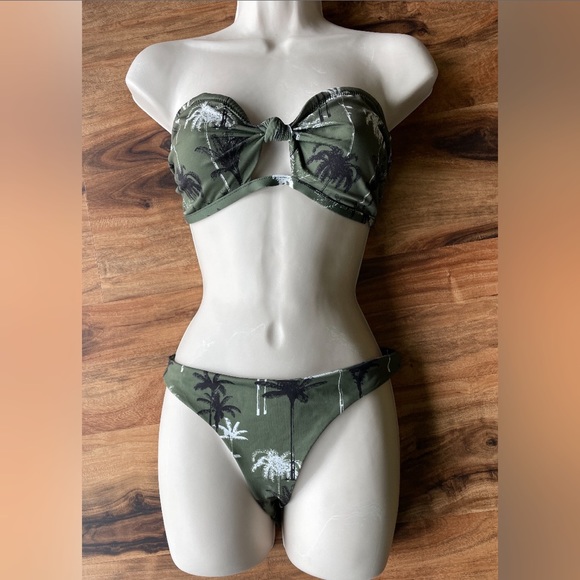 Beverly Beach 3 pcs olive green bikini with Hawaiian design. Size L - Picture 1 of 8